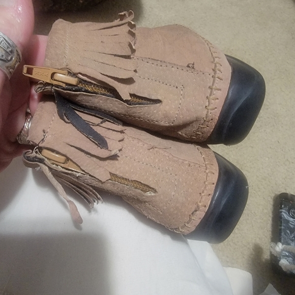 Comfort zone fringe ankle boots - Picture 4 of 7